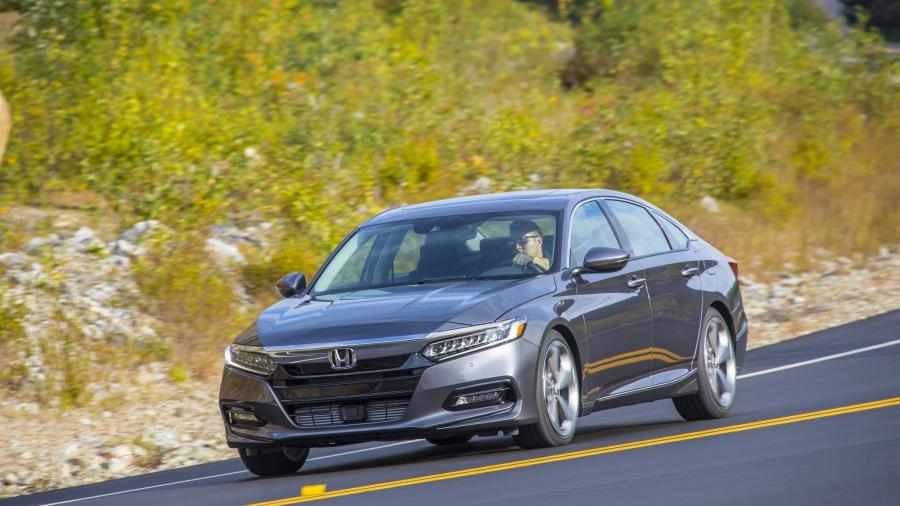  Honda Accord Touring Hybrid 2017 года  (NA) (фото 109 из 170)